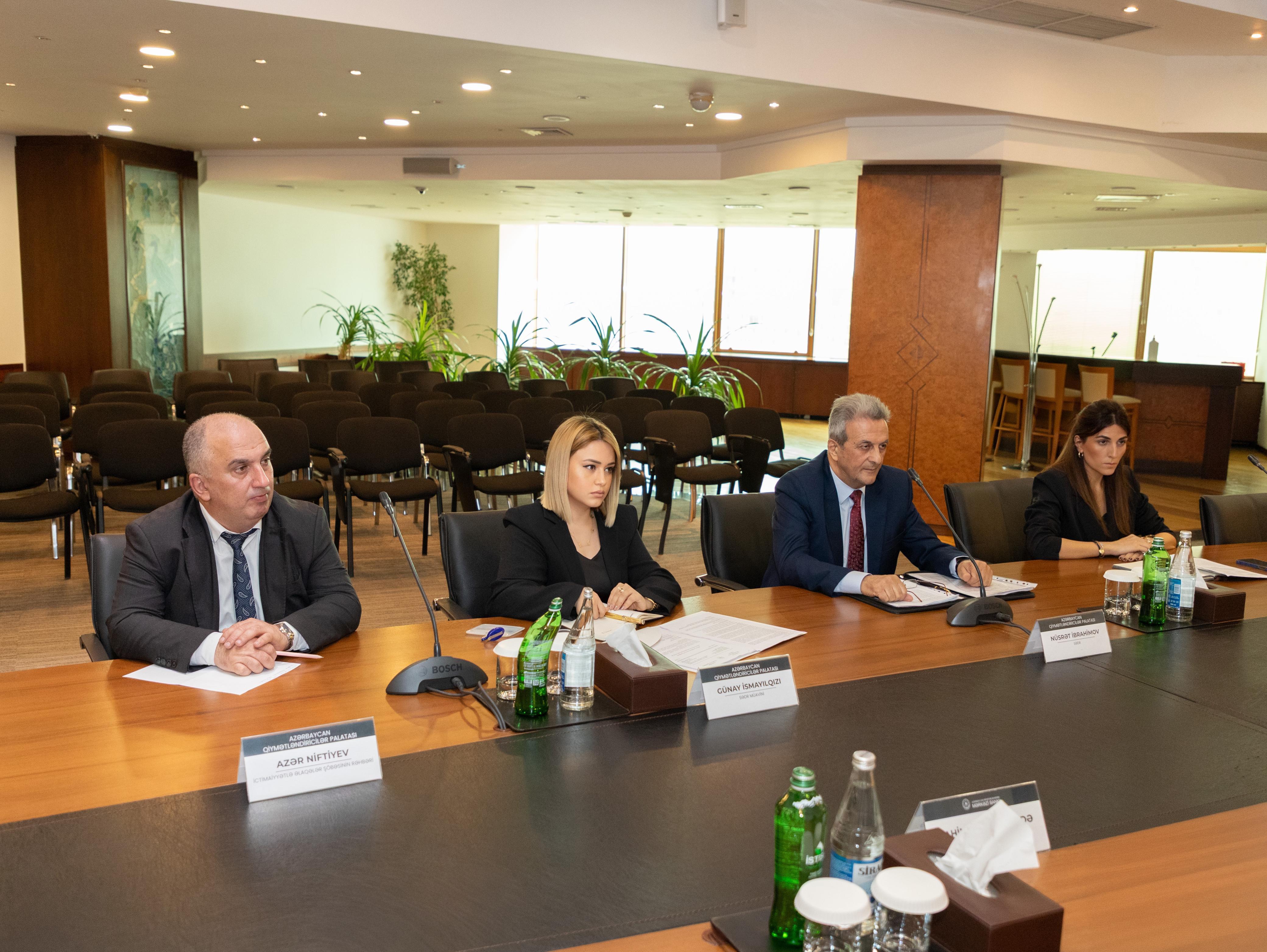 Azərbaycan Qiymətləndiricilər Palatası və Azərbaycan Mərkəzi Bankının rəhbərliyi arasında görüş olub.