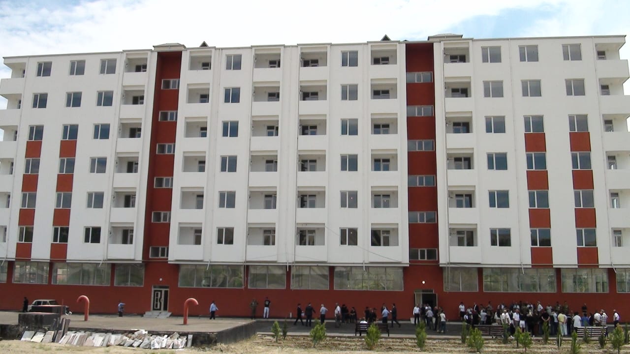 Daşınmaz əmlak bazarında baş verən süni qiymət artımının qarşısı alınacaq?