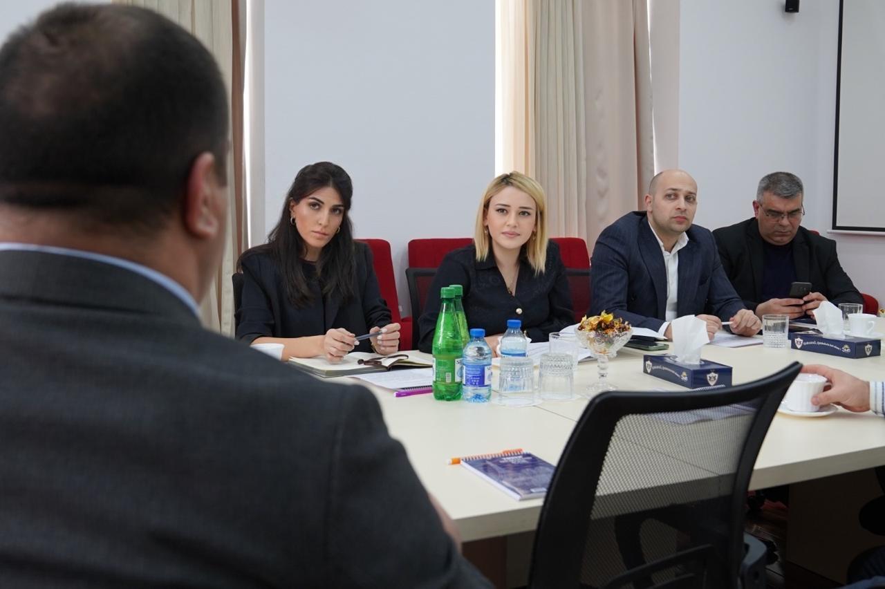 Azərbaycan Qiymətləndiricilər Palatasının rəhbər heyəti Kapital Bank və Rabitə Bankla görüş keçirtdi