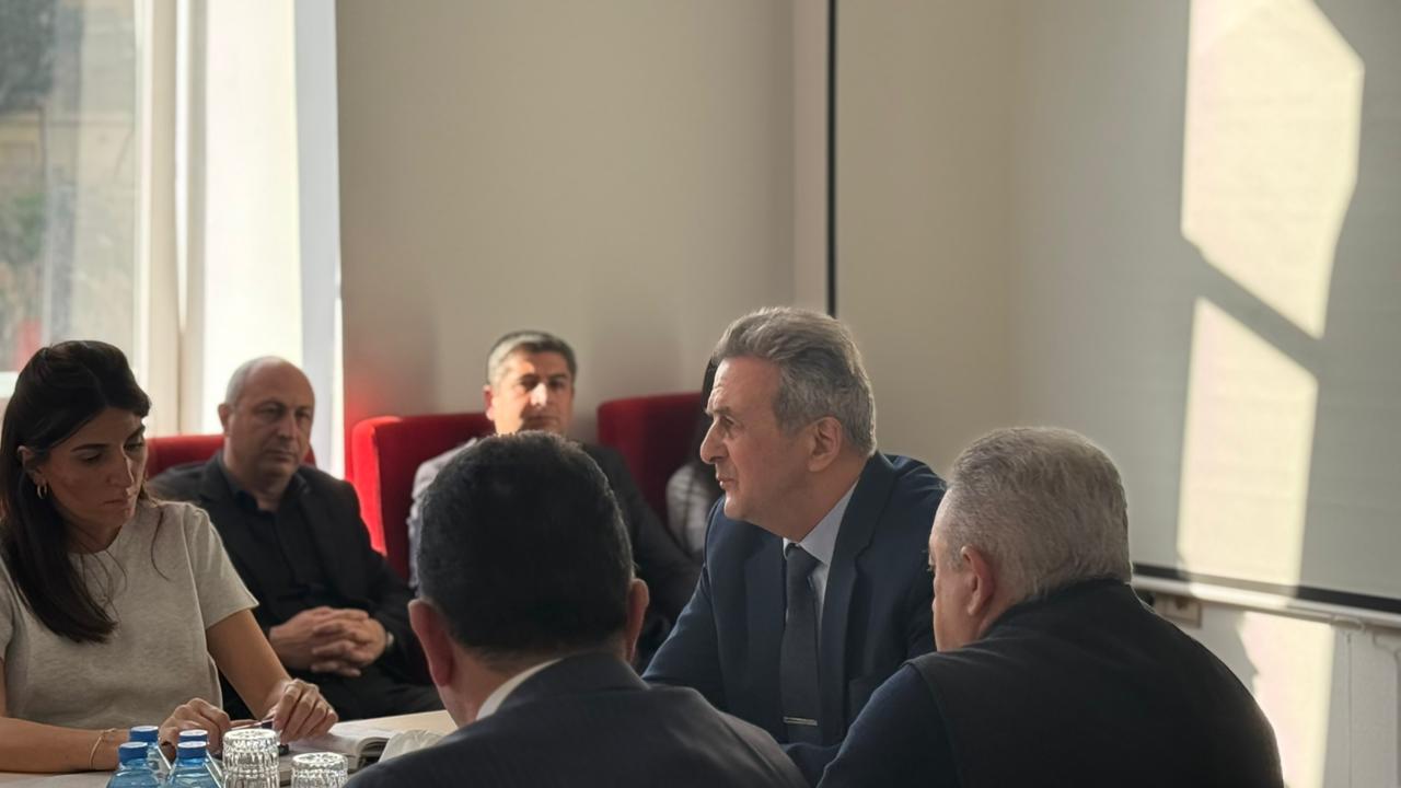 AQP-də qiymətləndirici təşkilatların rəhbərləri ilə geniş toplantı keçirilib